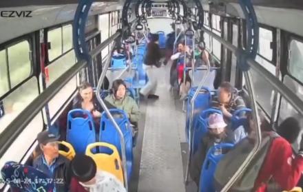 Robo en un bus en Quito