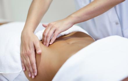 Masaje linfático para la digestión: Beneficios y evidencia científica