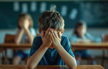 posicion-del-nino-que-sufre-de-acoso-escolar