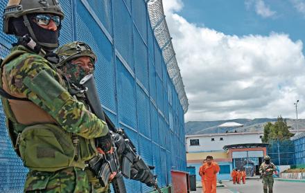 Seguridad. Los militares y policías forman parte de los perímetros de control externo de las cárceles del país.