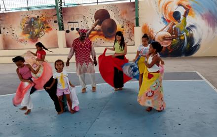 ENSAYOS DE LA ESCUELA DE MARIMBA URPIANO BONE EN EL COLISEO DE LA PARROQUIA VICHE 4