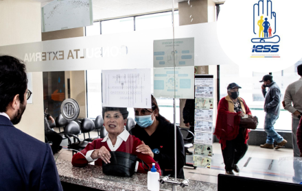 Foto de una de las ventanillas de acceso a la atención médica en uno de los hospitales del IESS.