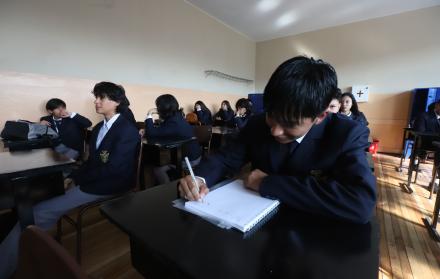 ESTUDIANTES