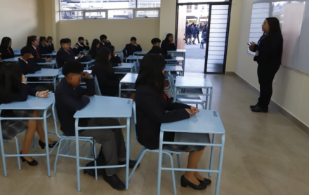 Instituciones educativas implementan medidas de control y vigilancia para reforzar la seguridad escolar.