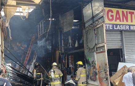 Incendio en taller en la calle 6 de Marzo