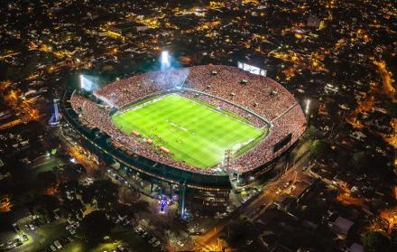 El partido de Ecuador es en el estadio Defensores del Chaco en Asunción.