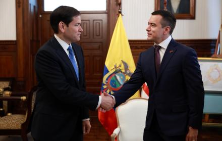 Daniel Noboa y Marco Rubio en el Palacio de Carondelet, reafirmando la alianza entre Ecuador y Estados Unidos para enfrentar a las bandas criminales declaradas terroristas.