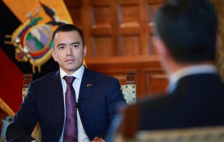 Daniel Noboa durante la entrevista con Univisión