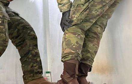 Imagen referencial de un operativo. Los militares fueron detenidos durante varios allanamientos en Loja.