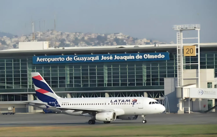 cierre parcial del aeropuerto de Guayaquil