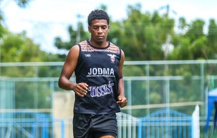 Maicol Valencia, futbolista de 25 años que había sido presentado como refuerzo de Exapromo Costa F.C., falleció en la masacre registrada en Manta.