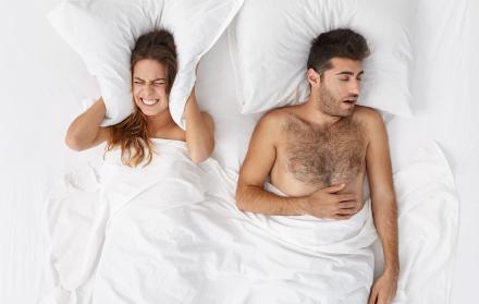Roncas? Descubre las Causas y Soluciones Sencillas para Dormir Mejor