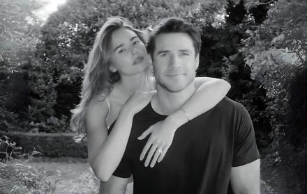 Liam Hemsworth y Gabriella Brooks se comprometen tras seis años de relación.