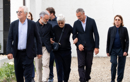 Rossana Armani en el cementerio de Rivalta di Gazzola, provincia de Piacenza, donde fueron llevadas las cenizas de su hermano, Giorgio Armani
