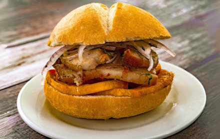 El pan con chicharron fue el ganador del Mundial de Desayuno.