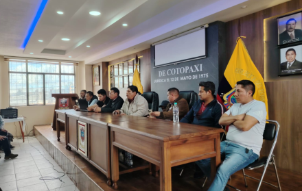 El gremio de transporte se reunió este domingo para definir acciones.