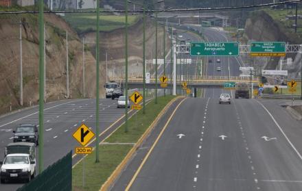 El gobierno construirá 12 nuevas zonas de descanso en el tramo de la vía E35, entre Tungurahua y Pichincha, para beneficiar a los transportistas.