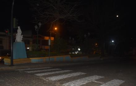 oscuridad en parque del barrio Chile, en Calvas, provincia de Loja