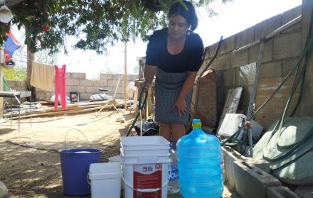 Desde muy temprano de este martes los habitantes de la zona urbana peninsular empezaro a abastecerse de agua potable