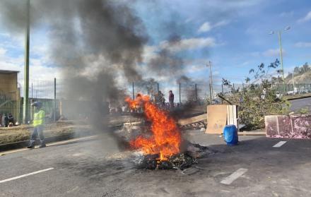 Estado de excepción en siete provincias de Ecuador busca controlar violencia sin prohibir protestas pacíficas.