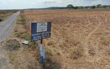terreno del aeropuerto de Daular