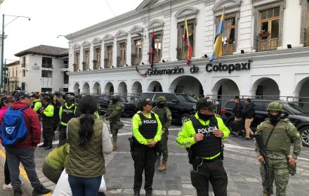 El plantón en Cotopaxi exigió insumos médicos para pacientes renales.