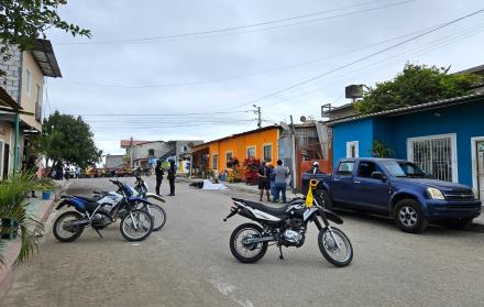 En la ciudad de Santa Elena un hombre que se transportaba en una moto fue asesinado a disparos en el barrio Julio Jaramillo