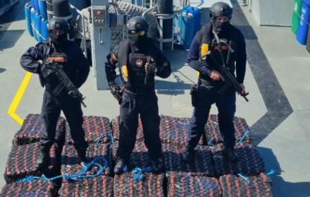 Armada del Ecuador incauta droga cerca de las Islas Galápagos