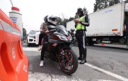 Controles motos Quito