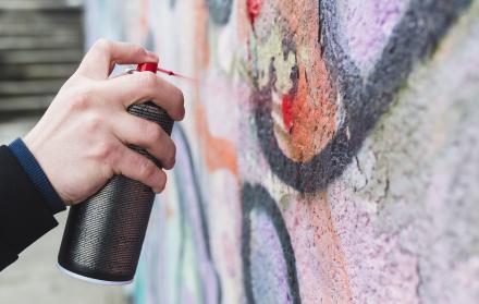 ¿Qué Dicen las Paredes? El Arte Urbano como Espejo de la Sociedad