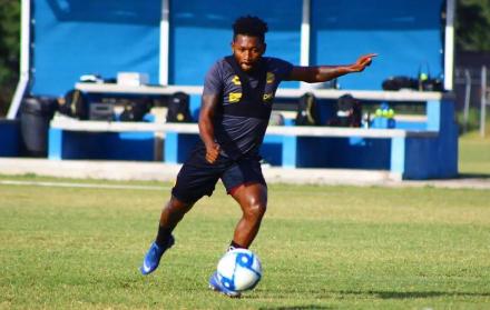 Jonathan González uno de los jugadores fallecidos en pocos días.