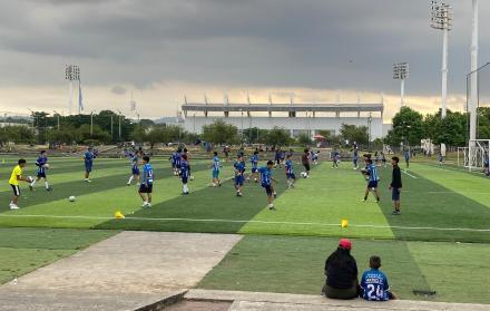 canchas en parque Samanes
