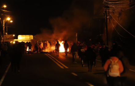 Bloqueo de vías en Ecuador por el paro nacional de septiembre 2025.