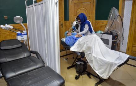Mundo, Afganistán, Los talibanes, Clínicas de cirugía estética