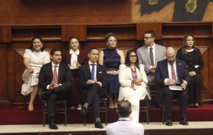 Nuevos vocales principales (primera fila) y suplentes del Consejo de la Judicatura.