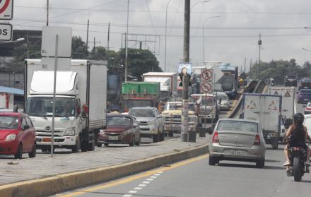 Tráfico en la vía a Daule