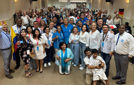 Luisa González estuvo en Bélgica, en una reunión con la militancia y Rafael Correa, en agosto 2025.