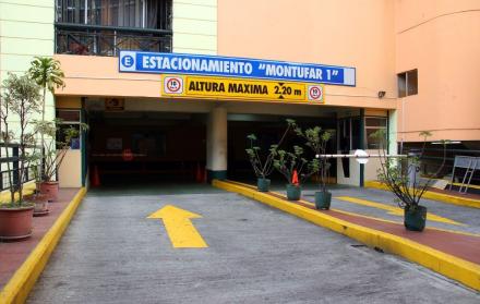 Los parqueaderos municipales que se pueden arrendar están ubicados en los diferentes estacionamientos públicos que tiene Quito en el norte, centro y sur de la capital.