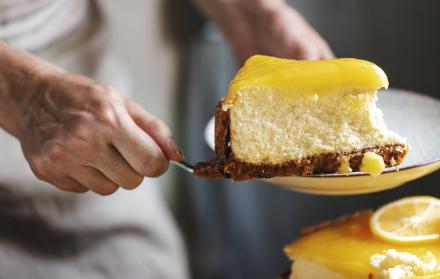 idea-de-receta-de-fotografia-de-comida-casera-de-tarta-de-queso-con-limon