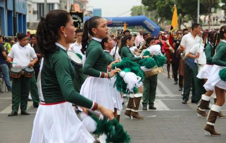 desfile babahoyo