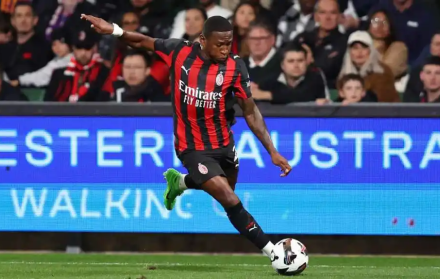 ac milan pervis estupiñán