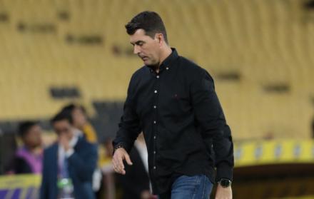 Ismael Rescalvo y una nueva salida enojado.