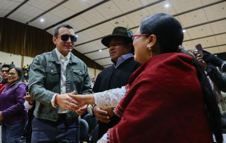 DANIEL NOBOA EN COMUNIDAD INDIGENA