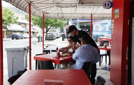 oferta gastronómica en ciudadela Miraflores