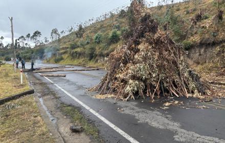 El cierre de vías ha mantenido varias zonas de Ecuador incomunicadas.