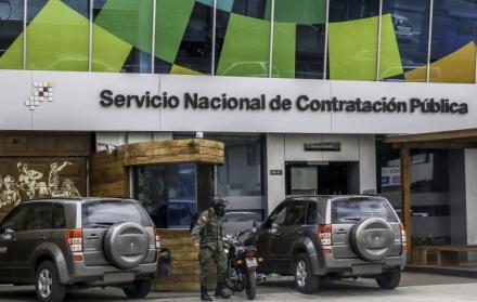 Fachada del edificio del Servicio de Contratación Pública.