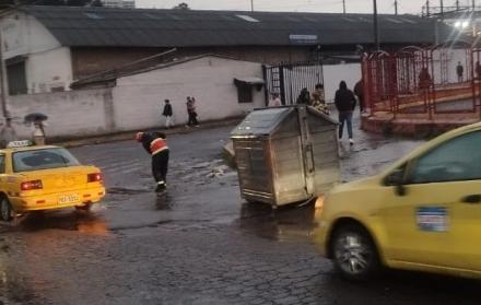 Los propietarios de vehículos deben tener en cuenta varias recomendaciones para proteger sus carros en caso de inundación.