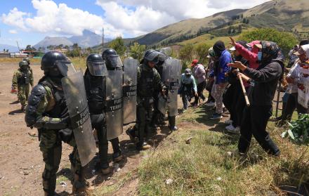 Un ciudadano argentino fue detenido mientras portaba palos y piedras e incitaba a la violencia en las calles de esa ciudad.