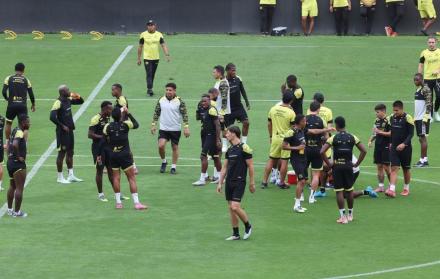 Barcelona y su entrenamiento antes de jugar con Independiente.