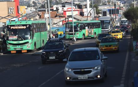 Tráfico vehicular Tumbaco